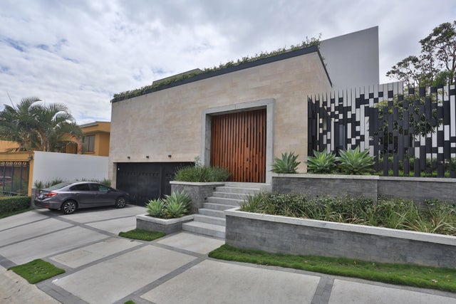 Casa Crema Laureles, Escazu