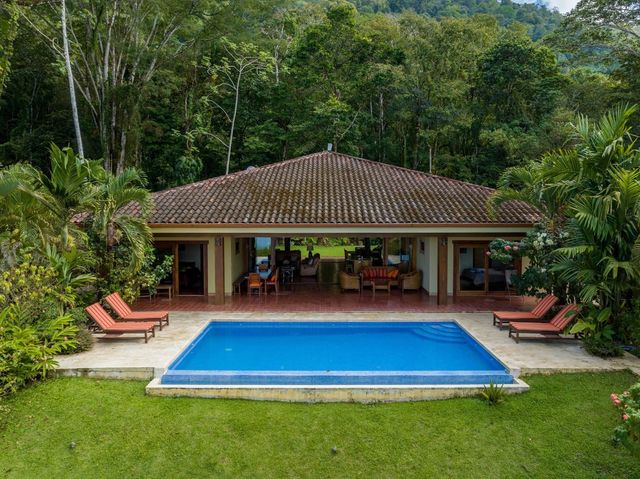 Wonderful Five Bedroom Ocean View Home In Escaleras, Dominical
