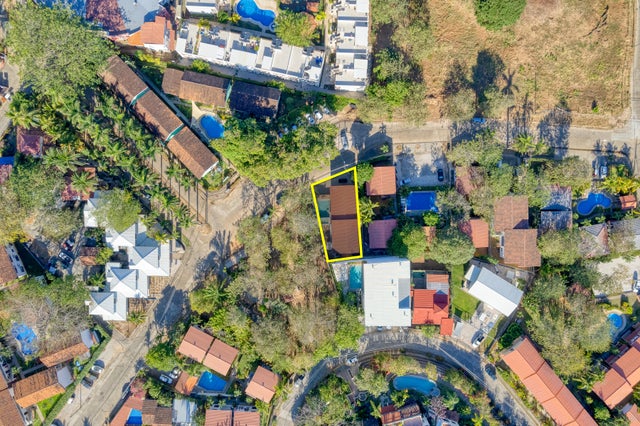 Massey Rental Complex A Block From The Beach, Papagayo