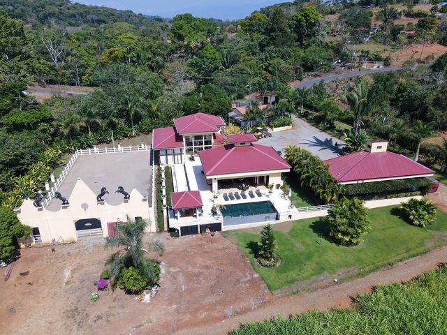 Beautiful More Than Four Acre Quinta With 7 Br House, Perez Zeledon
