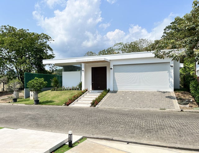 Contemporary Villa With Pool And Jacuzzi Modern 4 Bed 4 Bath Luxury Home, Jaco