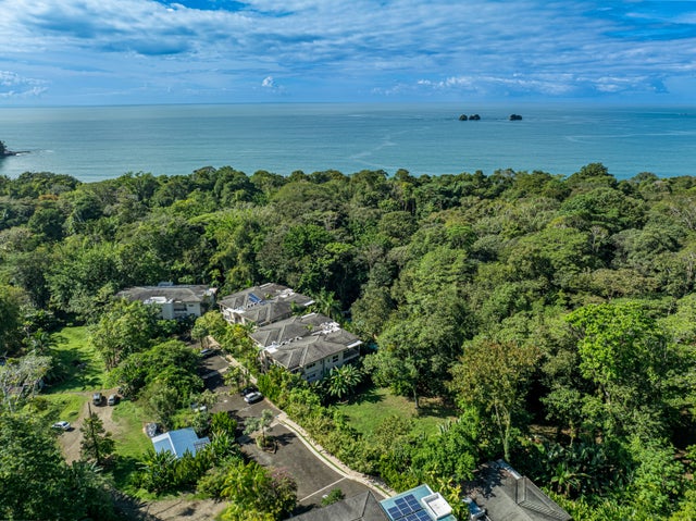 Prime Location Luxury Condo, Dominical