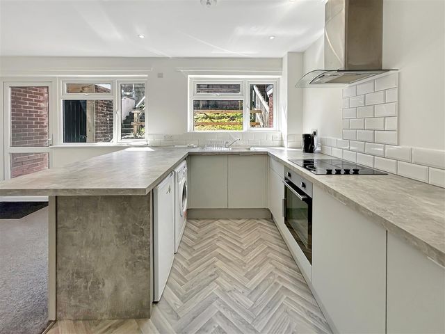 Waterleat Avenue, Paignton, Paignton
