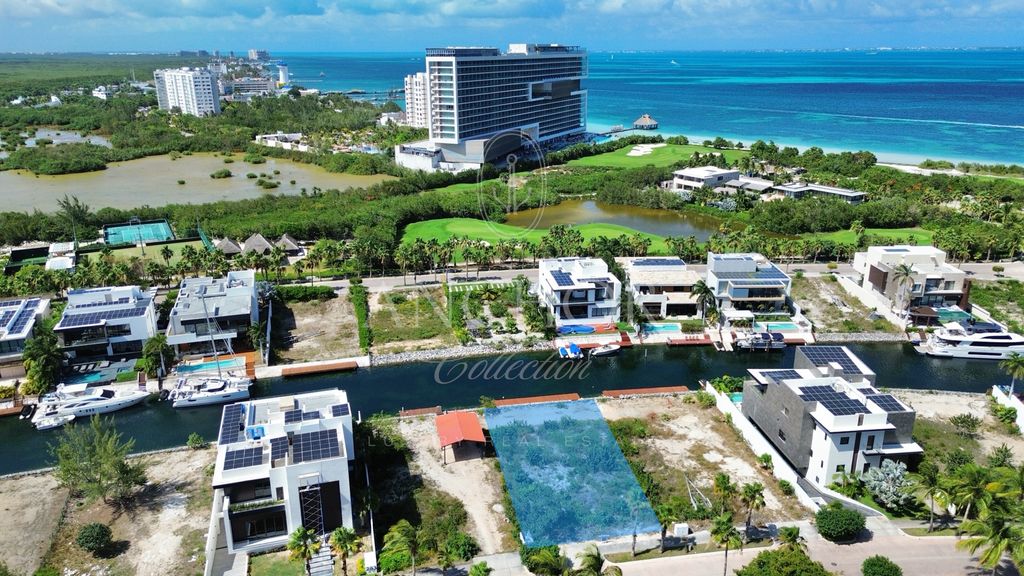 Los Canales Puerto Cancun, Cancún