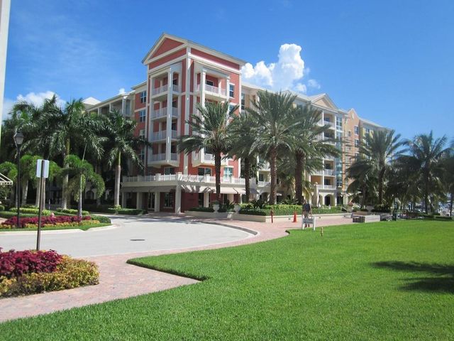 806 E Windward Way #401, Lantana