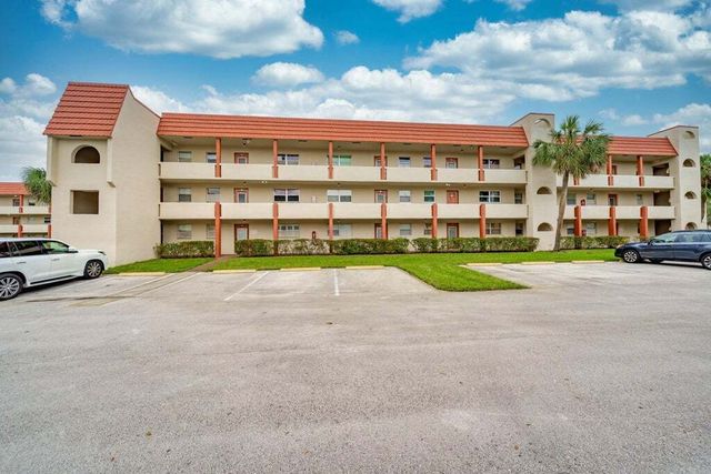 3051 E Sunrise Lakes Dr #102, Sunrise