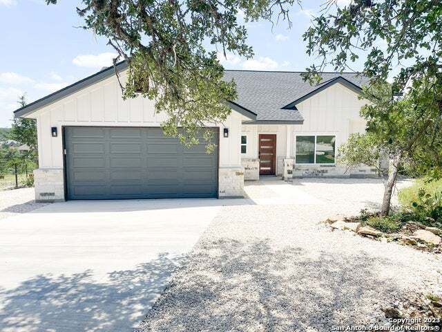 103 Gid Graham, Blanco
