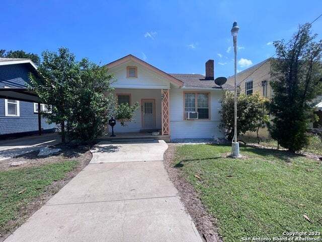 830 W Russell Pl, San Antonio
