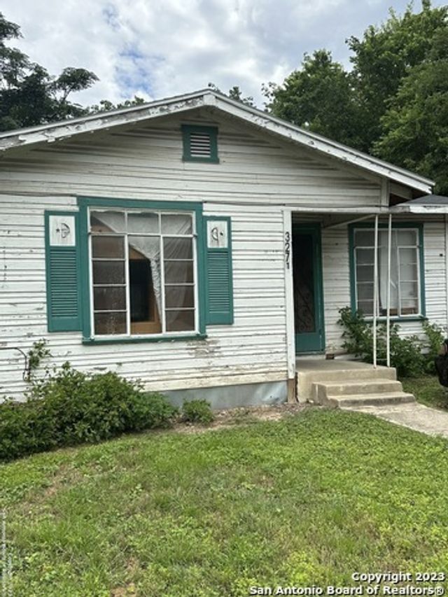 3271 Martin Luther King Dr, San Antonio