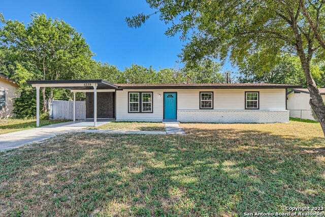 5239 Village Glen, San Antonio