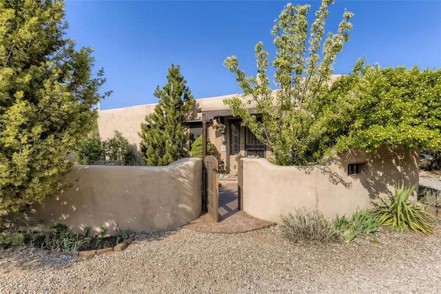 1852 Forest Circle, Santa Fe