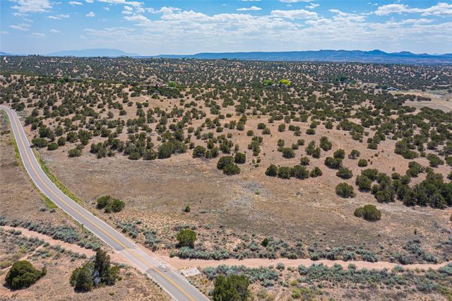 133 Paseo De La Tierra, Santa Fe