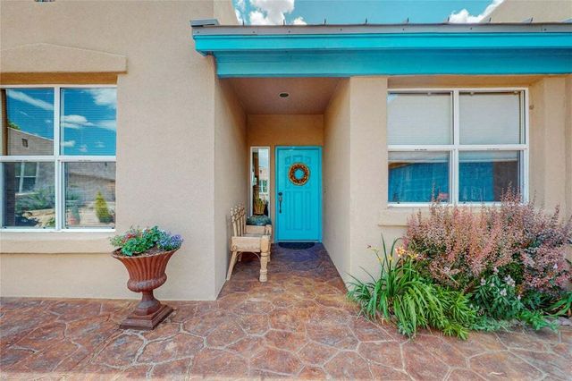 4 Broken Rock Place, Santa Fe