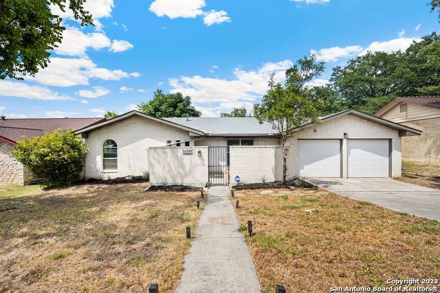 6027 Forest Shadow St, San Antonio