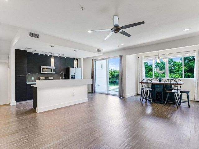 604 North Bluff Drive 122, Austin