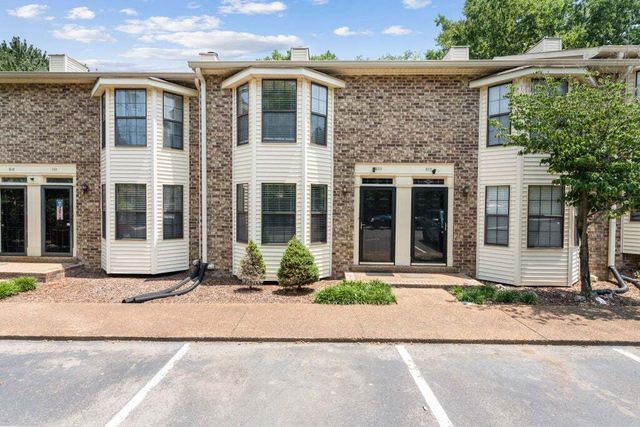 520 Thomas Jefferson Cir, Madison
