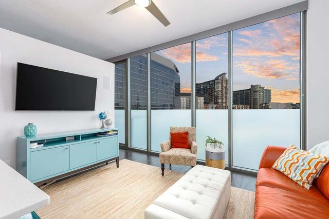 1212 Laurel St #403, Nashville