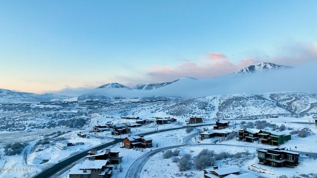 1818 W Aries Place, Mayflower Mountain