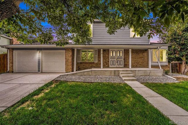3711 S Walden Way, Aurora