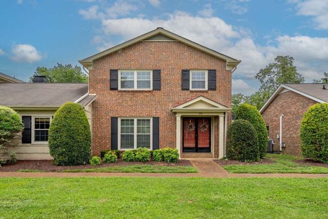 190 Boxwood Dr, Franklin