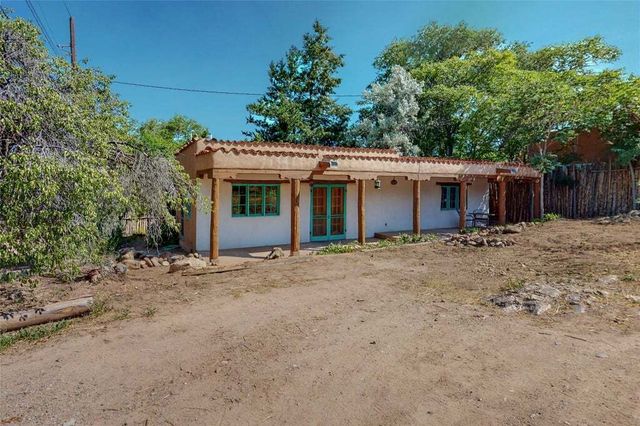 1031 Camino San Acacio, Santa Fe
