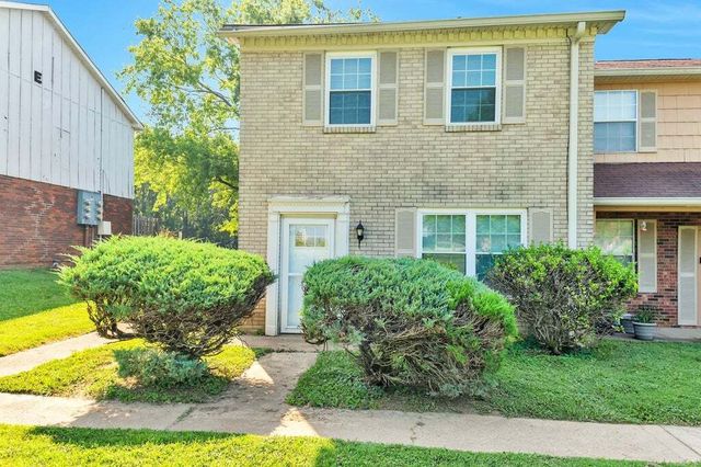 1301 Neelys Bend Rd D27, Madison