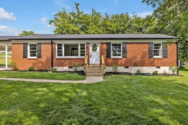 415 W Berkley Cir, Lewisburg