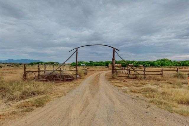 22 Avenida Vieja, Galisteo
