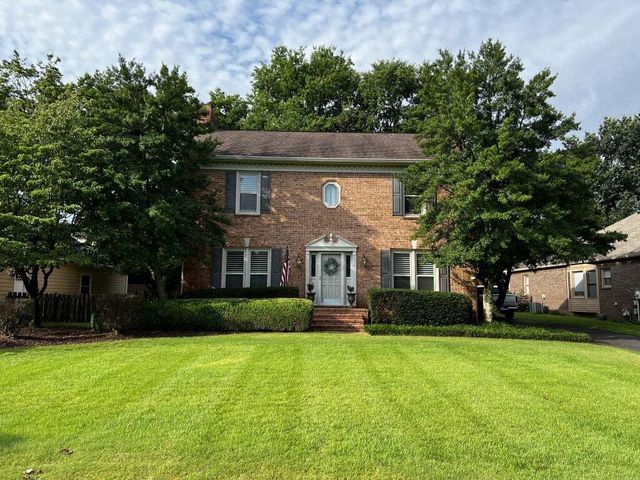 1129 Hunters Chase Dr, Franklin