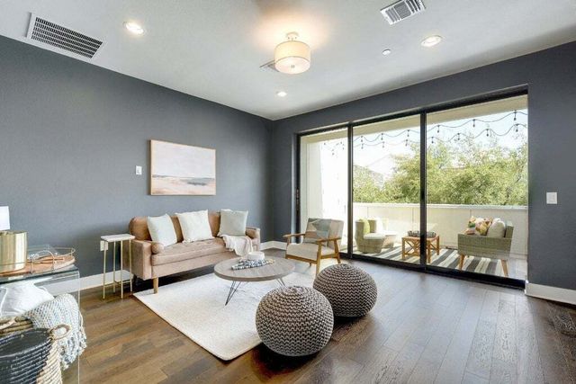 1301 Town Creek Drive 3, Austin