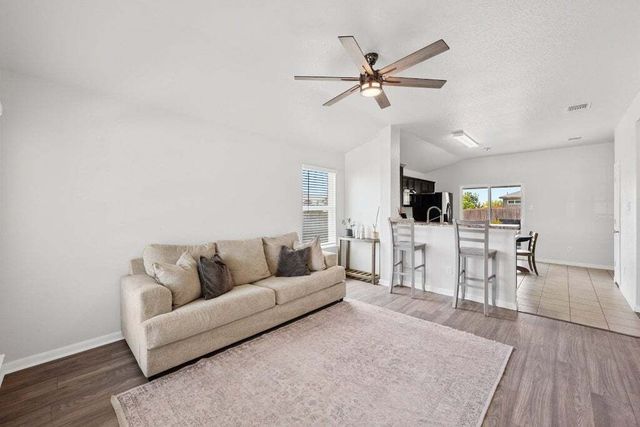 1621 Wedgewood Trail, Lockhart