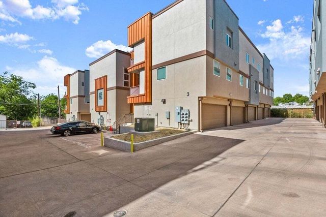2827 Manor Road 3105, Austin
