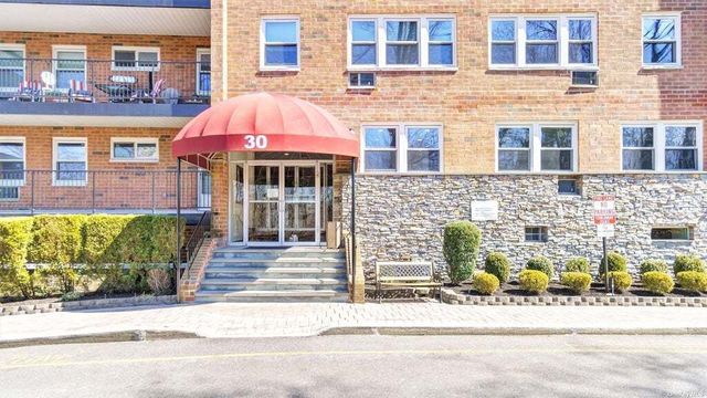 30 Pearsall Avenue # 4b, Glen Cove