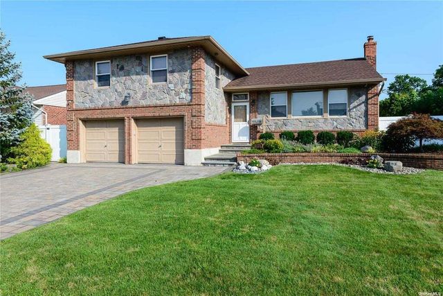 1153 Sheldon Drive, Westbury