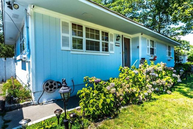 12 Sea Shore Avenue, East Quogue