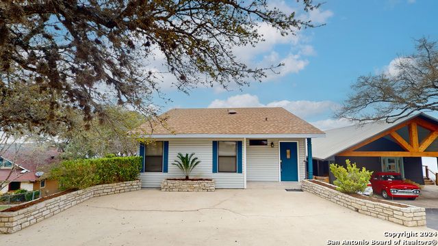 1021 Hillcrest Forest, Canyon Lake