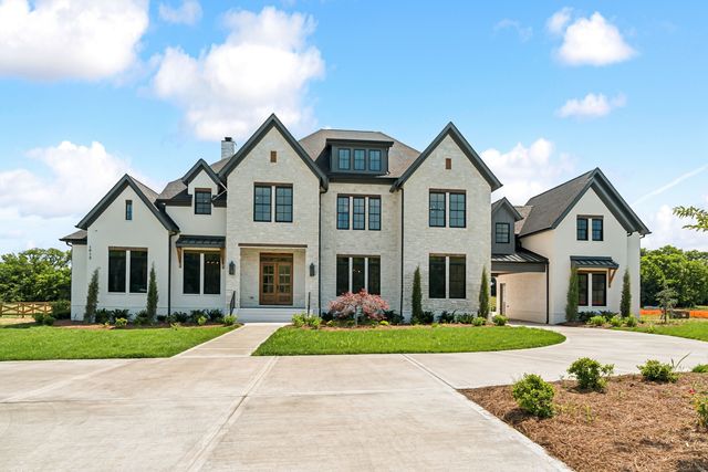 8104 Turning Point Dr, Brentwood