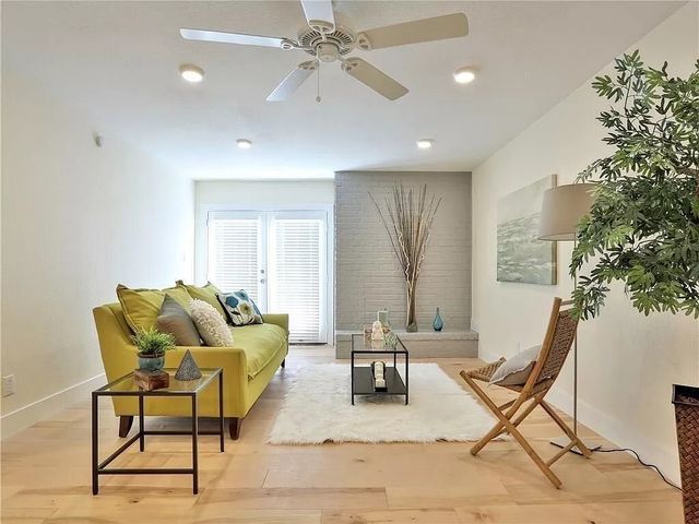 909 Reinli Street 111, Austin