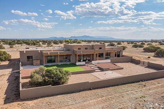 41 Camino Rosa Linda, Santa Fe