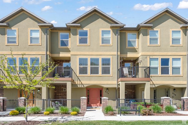 674 E Moray Hill Ct S 22, Draper