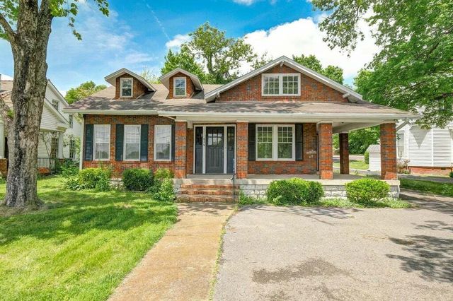 424 E Main St, Gallatin