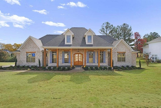 523 Country Club Dr, Dickson