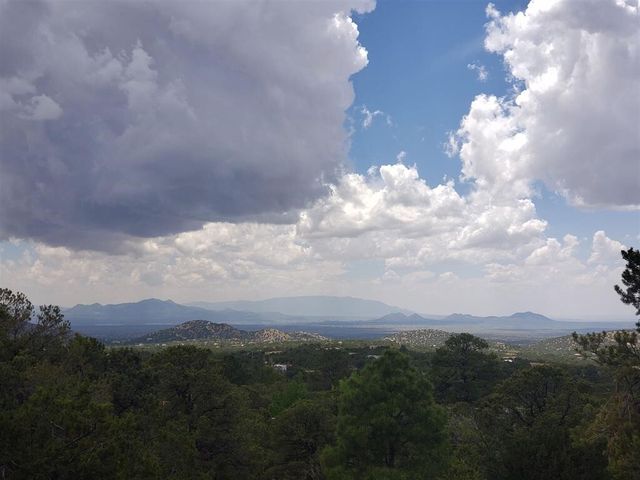 20 Grey Fox Lane, Santa Fe