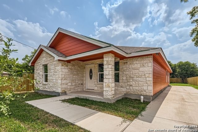 8843 Troy Dr, San Antonio