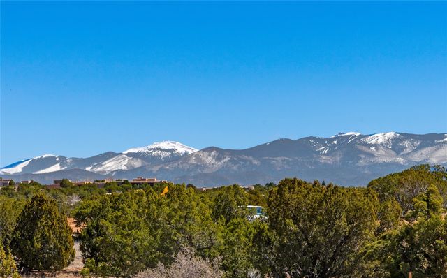 48 Tierra Antigua, Santa Fe