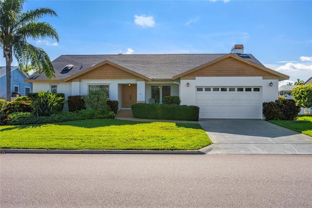 366 6th Avenue N, TIERRA VERDE