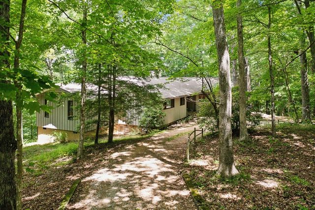 95 Poplar Ln, Sewanee