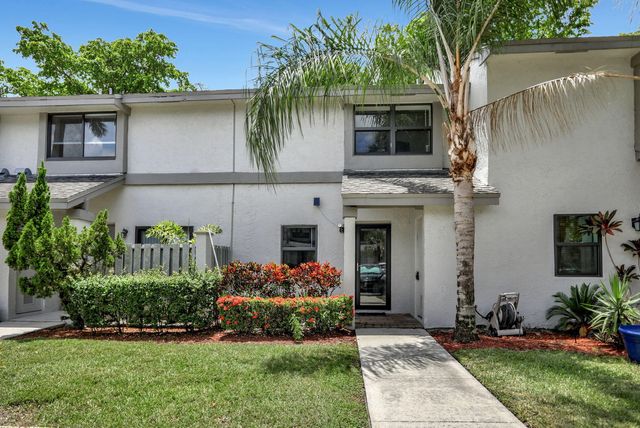 3495 S Carambola Cir #2492, Coconut Creek