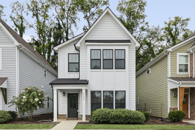 6038 Ivory Ln, Hendersonville