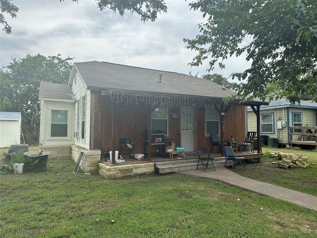 713 N Polk Street, Giddings